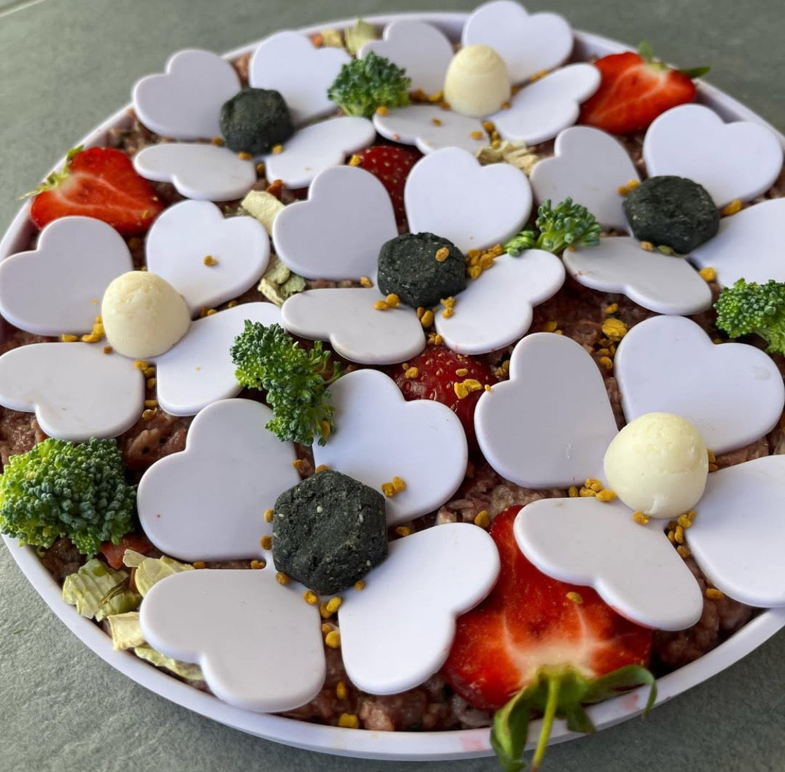 Slow Feeder voor Honden met Bloemendesign – Voor een Gezondere Eetervaring