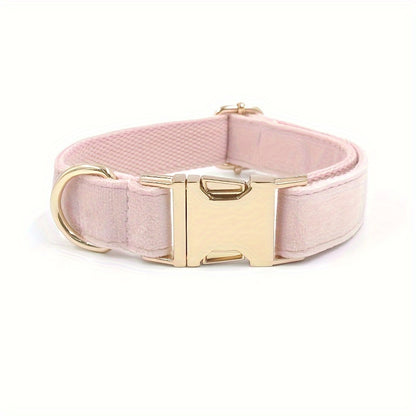 Stijlvolle Fluwelen Hondenhalsband – Elegantie en Comfort voor je Viervoeter!