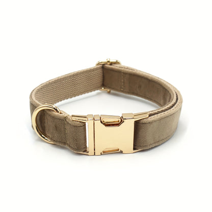 Stijlvolle Fluwelen Hondenhalsband – Elegantie en Comfort voor je Viervoeter!