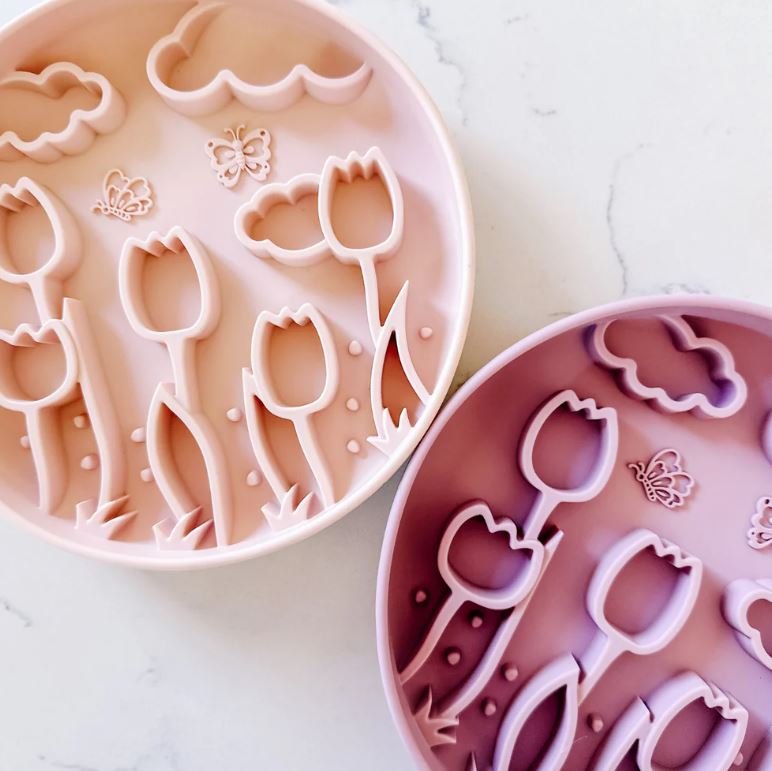Gebloemde Tulpen Silicone Slow Feeder – Gezond Eten in Stijl voor je Hond!